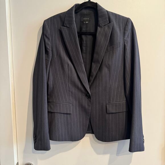 Theory Blazer Dark Gray Pinstripe Front button Pockets Striped Long Sleeve Sz 6 - Picture 1 of 6